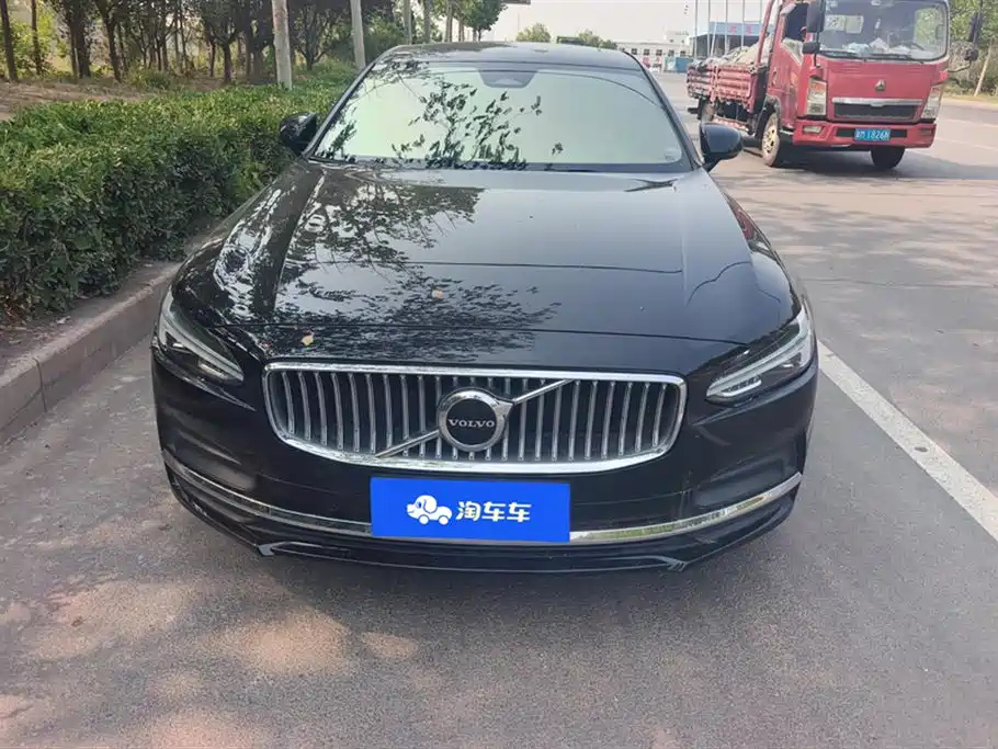 VOLVO S90 2022