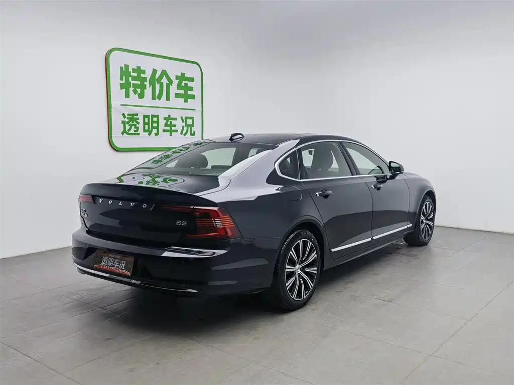 VOLVO S90 2022