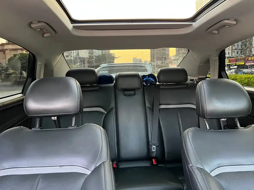 FORD TAURUS 2017