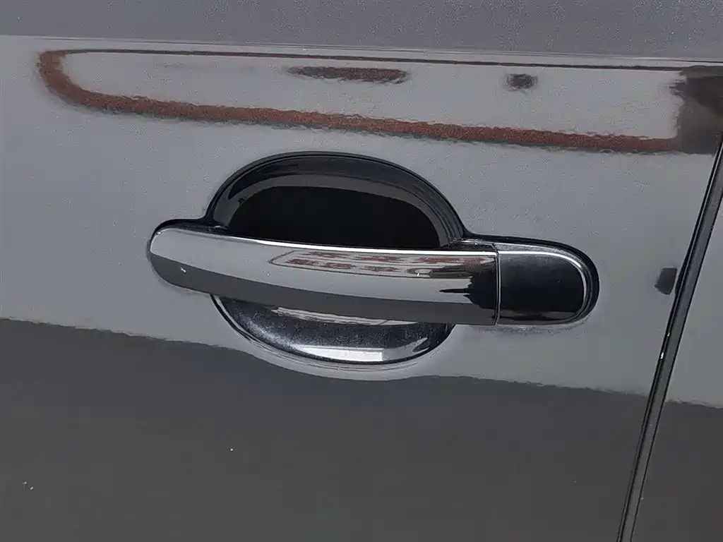 VOLKSWAGEN SAGITAR 2014