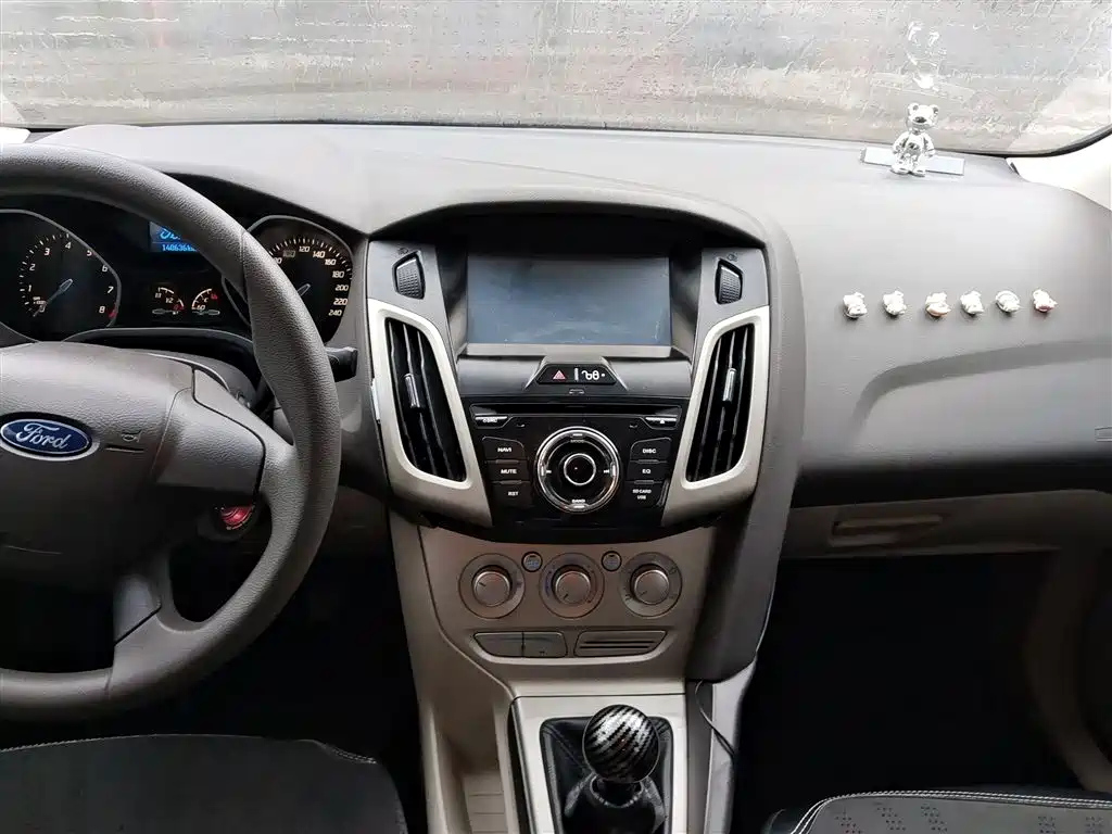 FORD FOCUS 2012