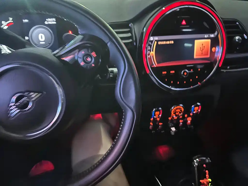MINI CLUBMAN 2021