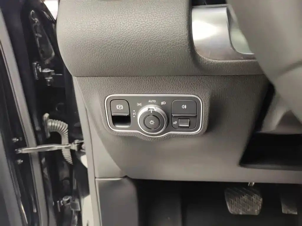 MERCEDES BENZ GLB 2021