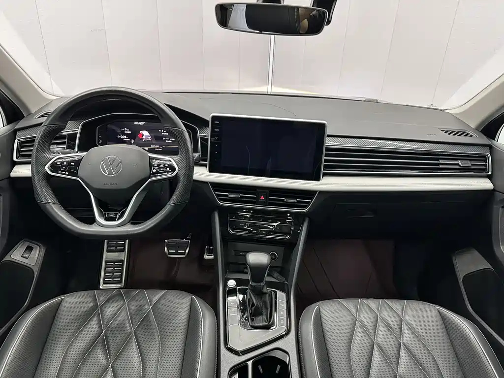 VOLKSWAGEN TIGUAN L 2021