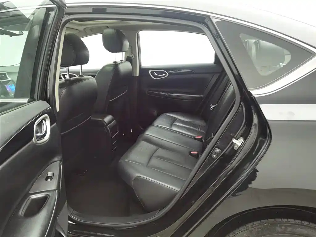 NISSAN SYLPHY 2018