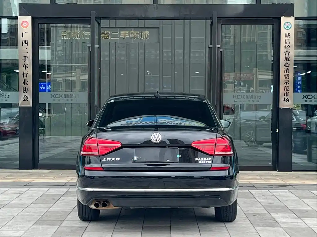 VOLKSWAGEN PASSAT 2017
