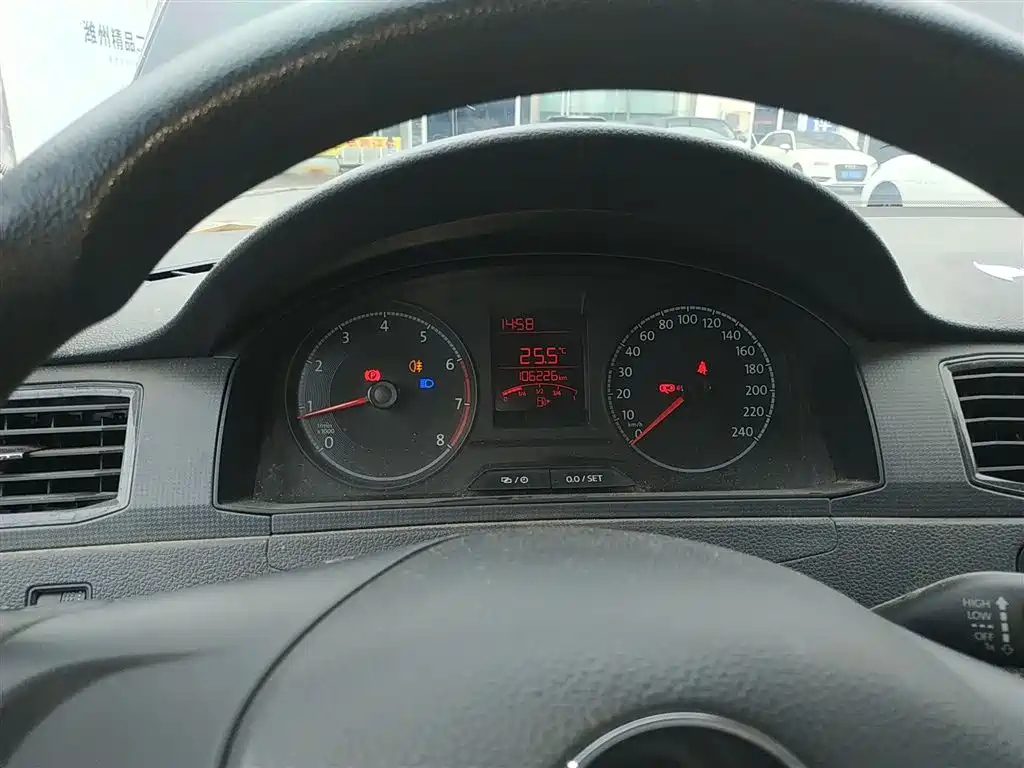VOLKSWAGEN SANTANA 2021