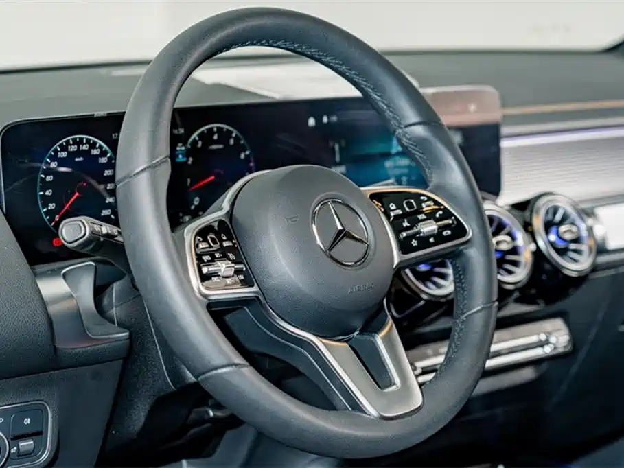 MERCEDES BENZ GLB 2023