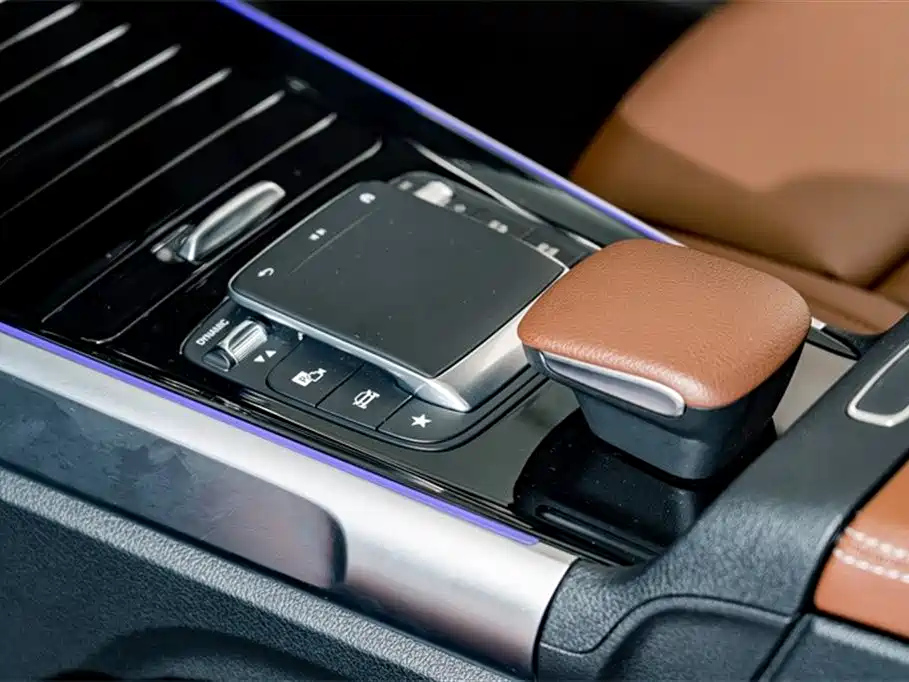 MERCEDES BENZ GLB 2023