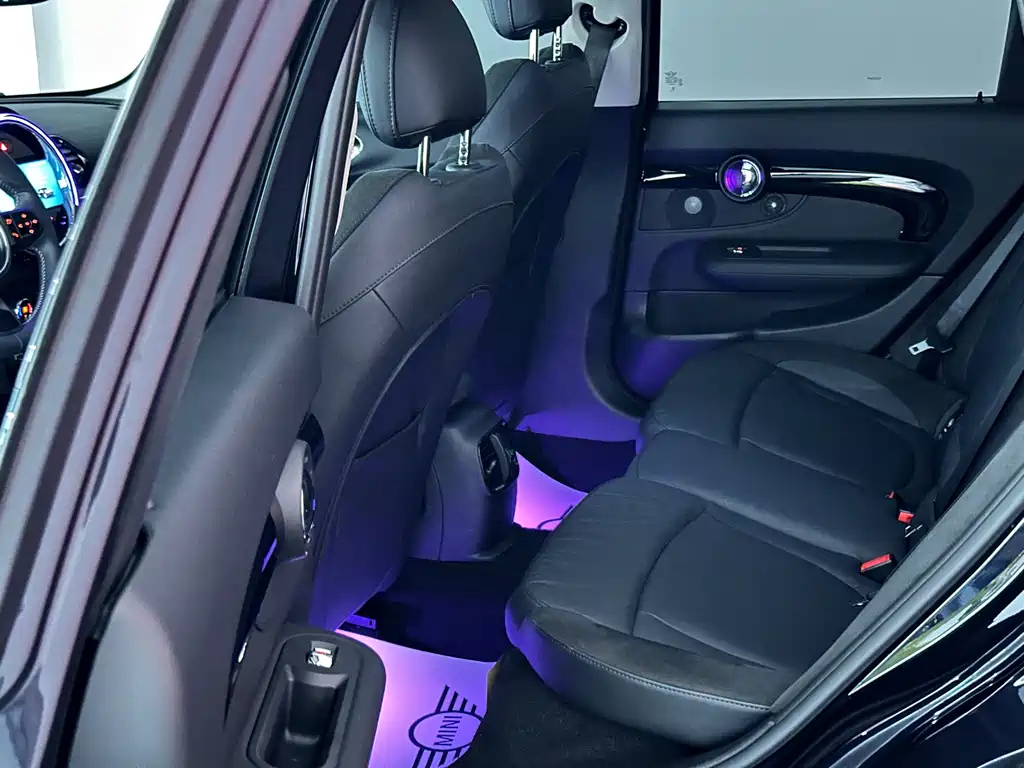 MINI CLUBMAN 2023