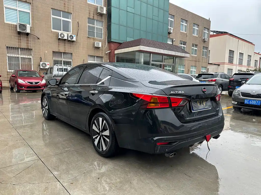 NISSAN TEANA 2021