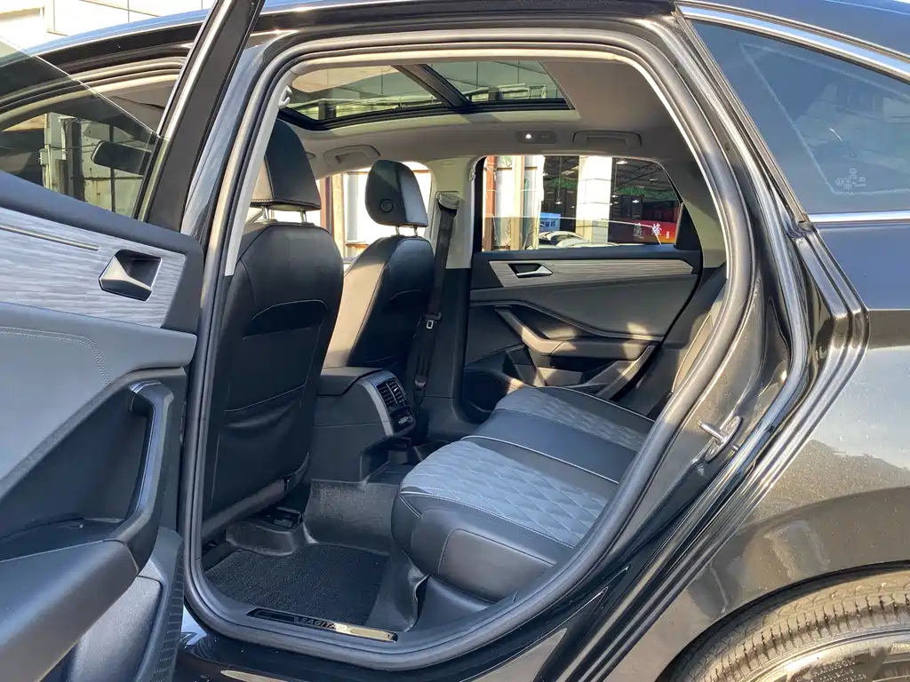 VOLKSWAGEN SAGITAR 2023