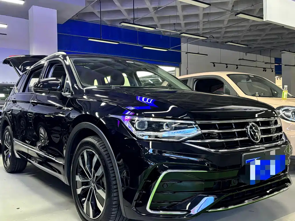 VOLKSWAGEN TIGUAN L 2022