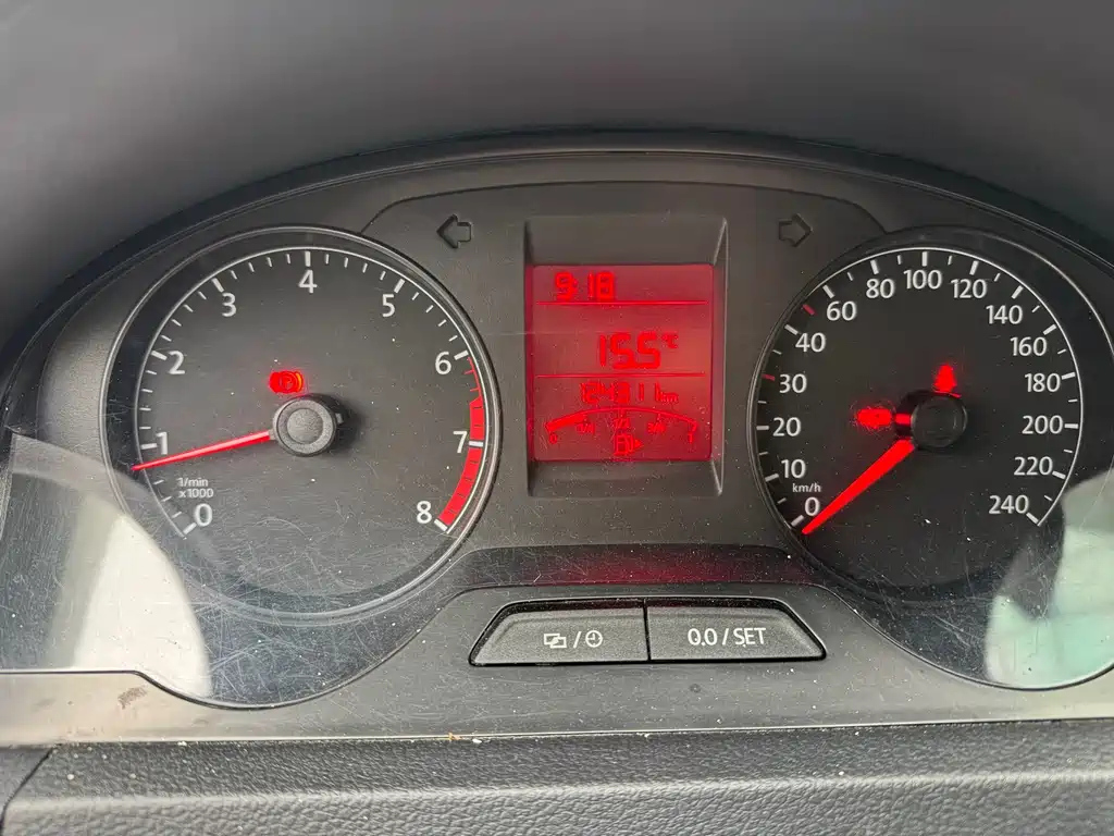 VOLKSWAGEN SANTANA 2016