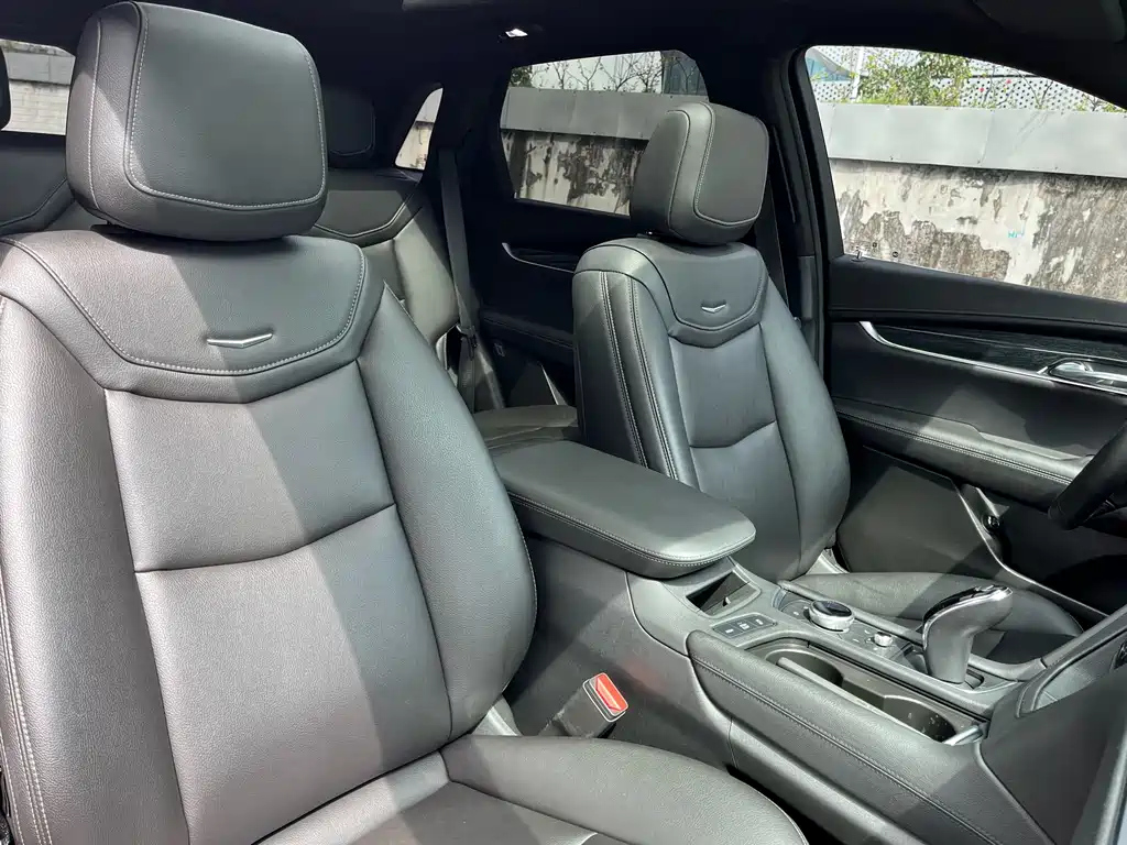 CADILLAC XT5 2021