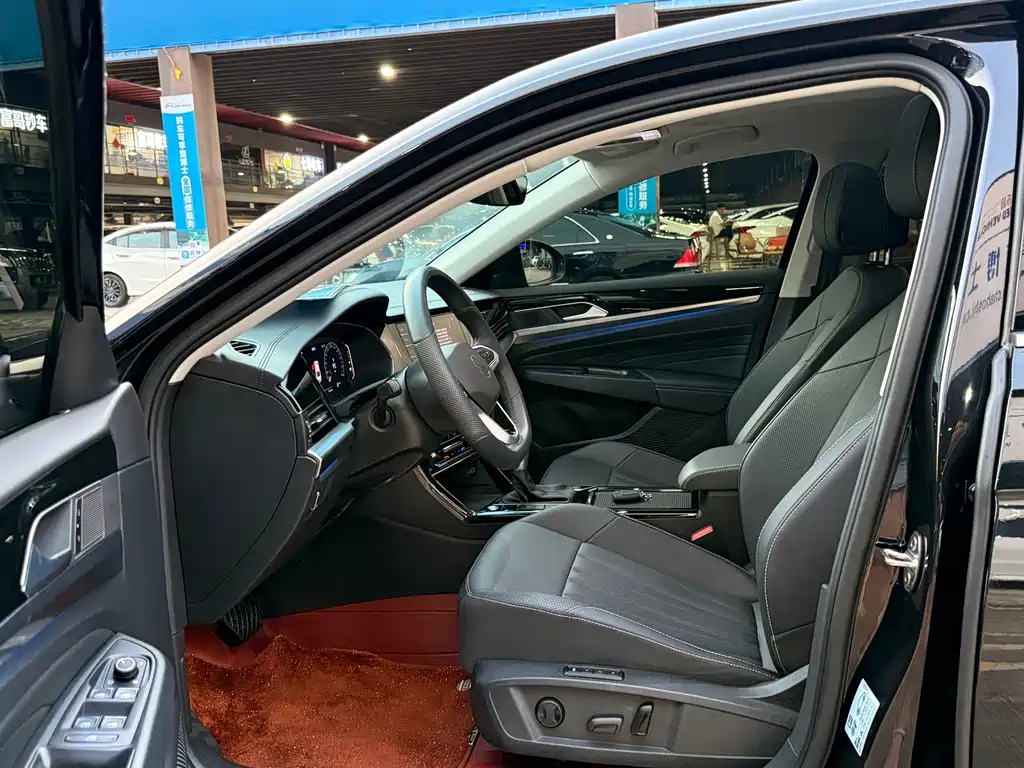 VOLKSWAGEN PASSAT 2025
