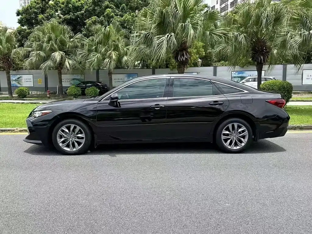 TOYOTA AVALON 2022