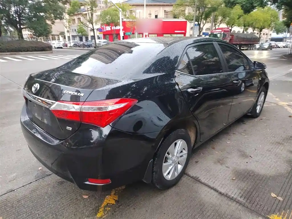 TOYOTA COROLLA 2015