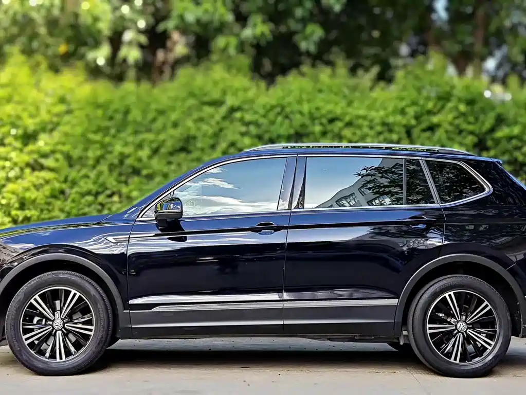 VOLKSWAGEN TIGUAN L 2020