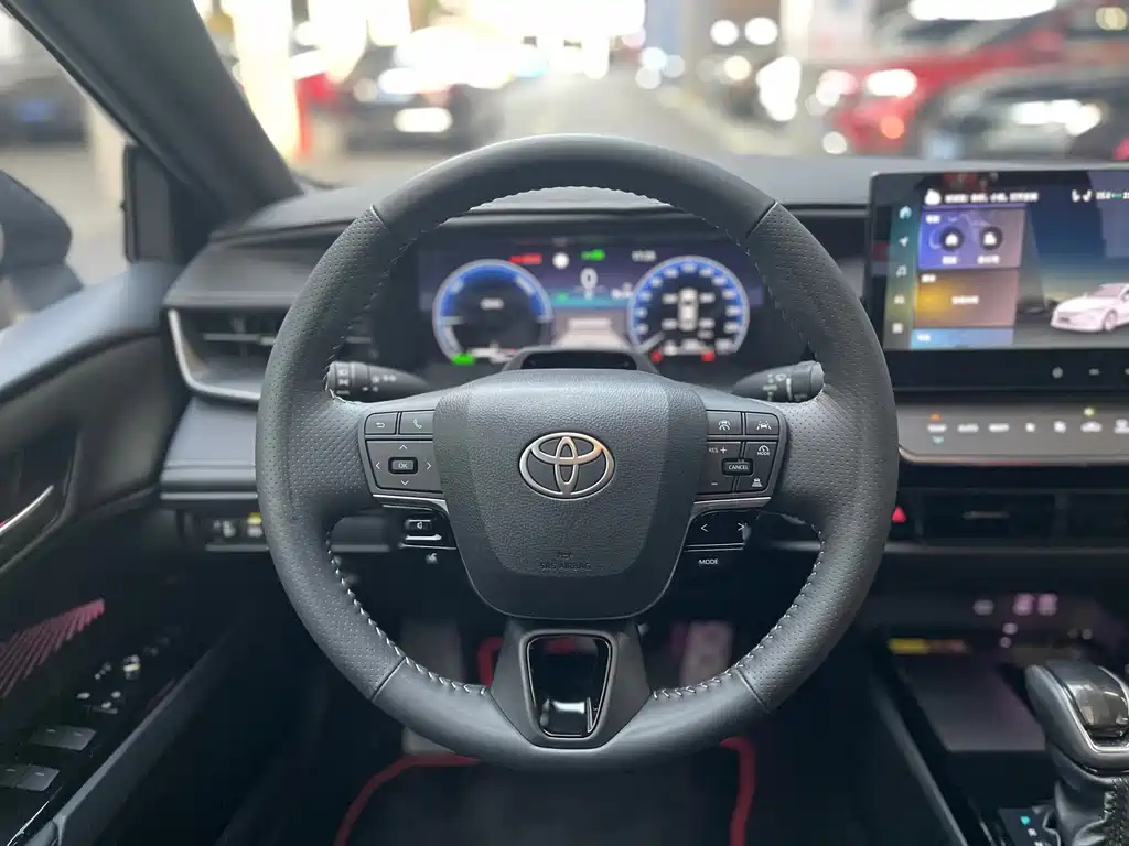 TOYOTA CAMRY 2025