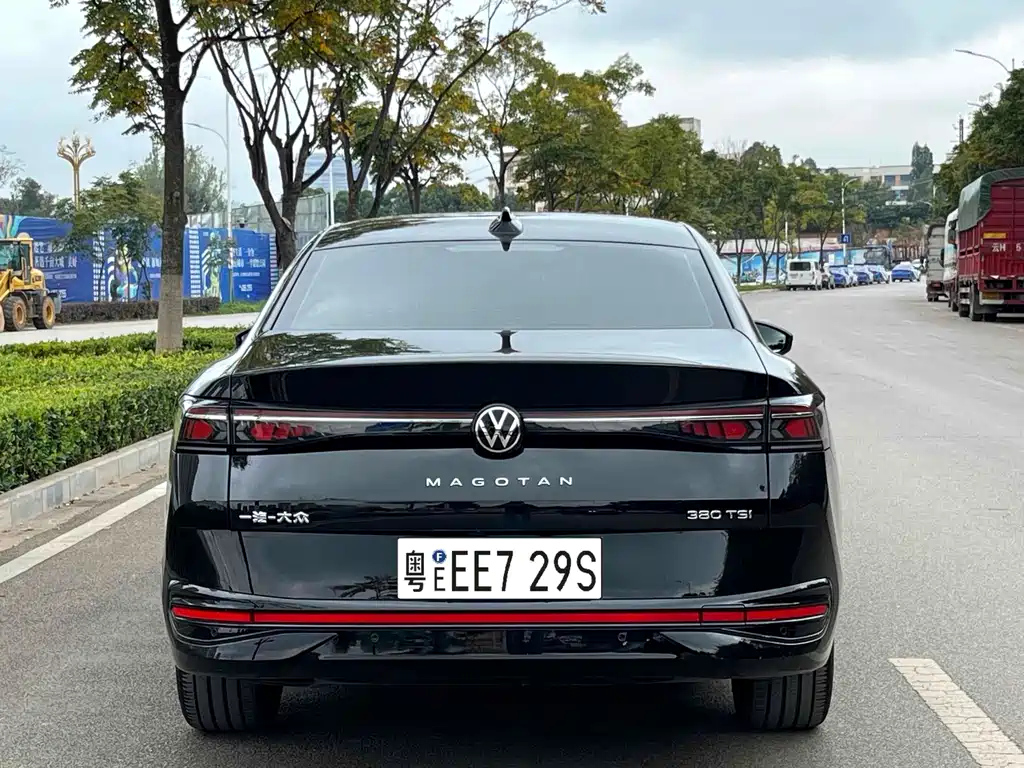 VOLKSWAGEN MAGOTAN 2025