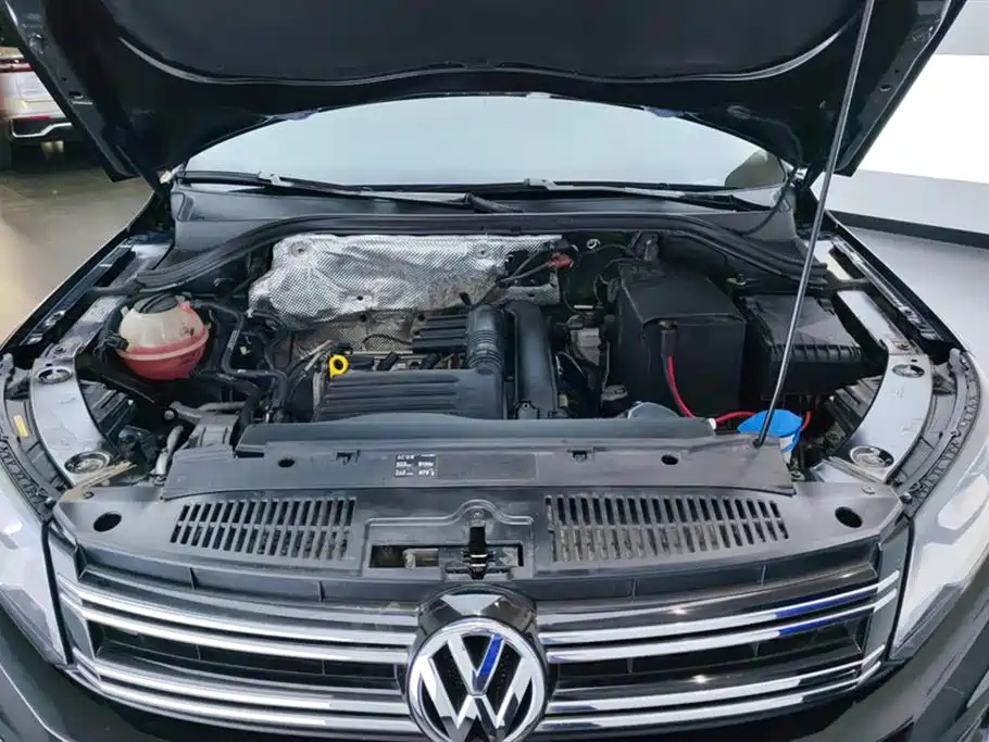 VOLKSWAGEN TIGUAN 2016