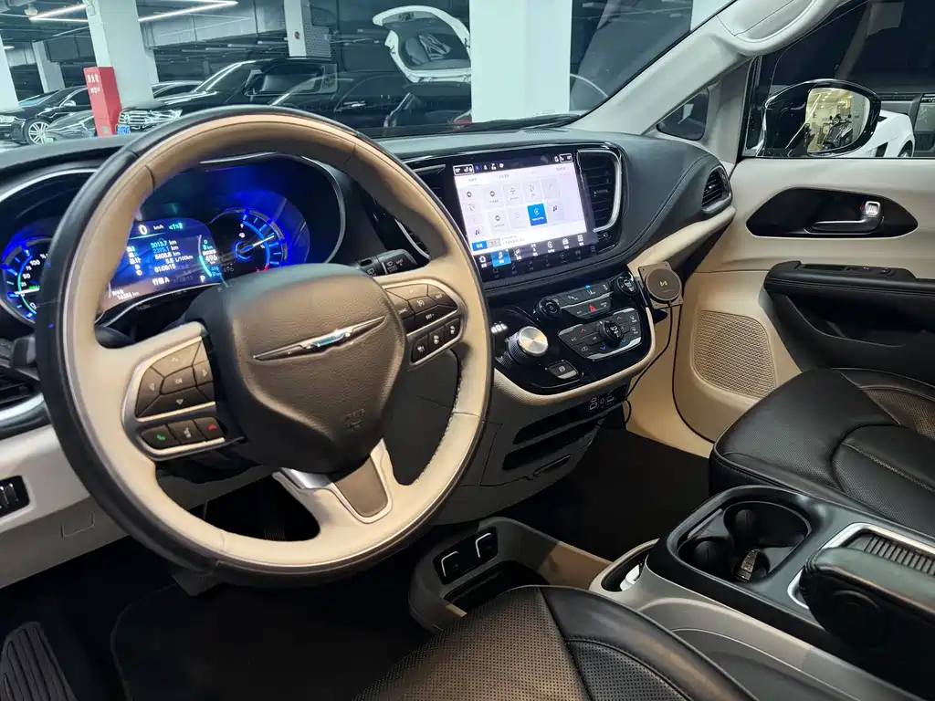 CHRYSLER BIG 捷龙PHEV IMPO 2025