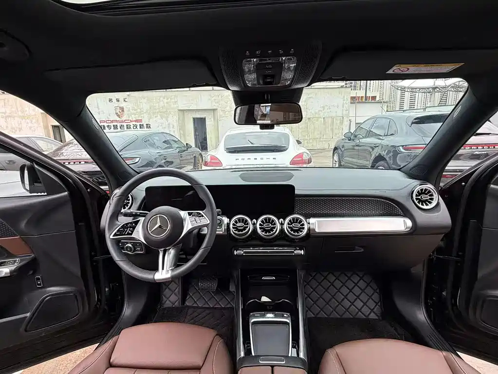 MERCEDES BENZ GLB 2024