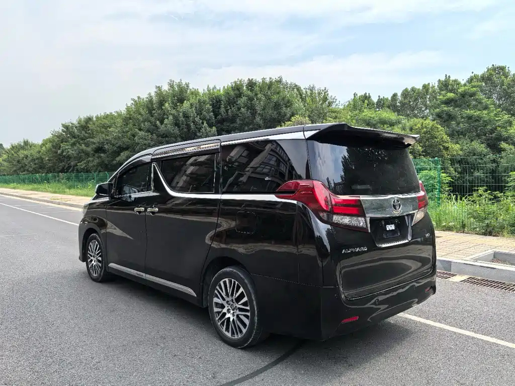 TOYOTA ALPHARD 2018