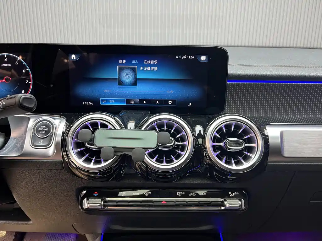 MERCEDES BENZ GLB 2023