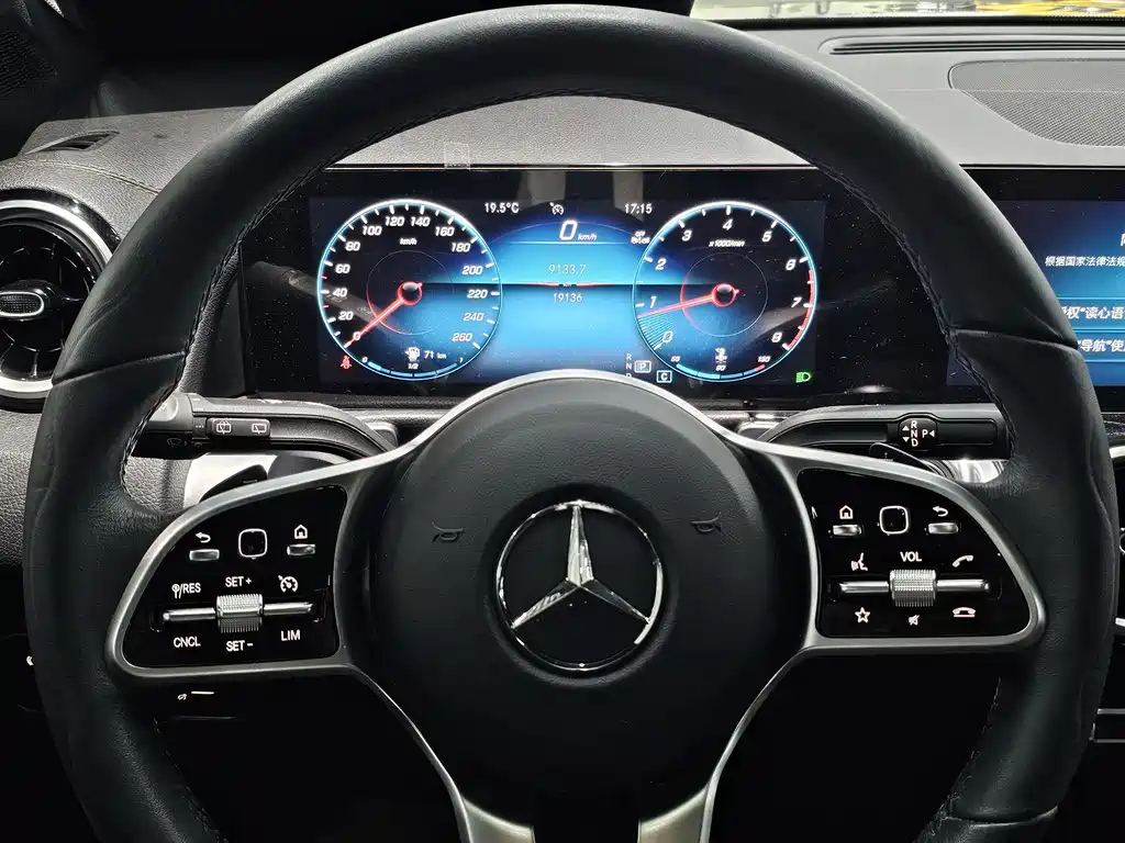 MERCEDES BENZ GLB 2022