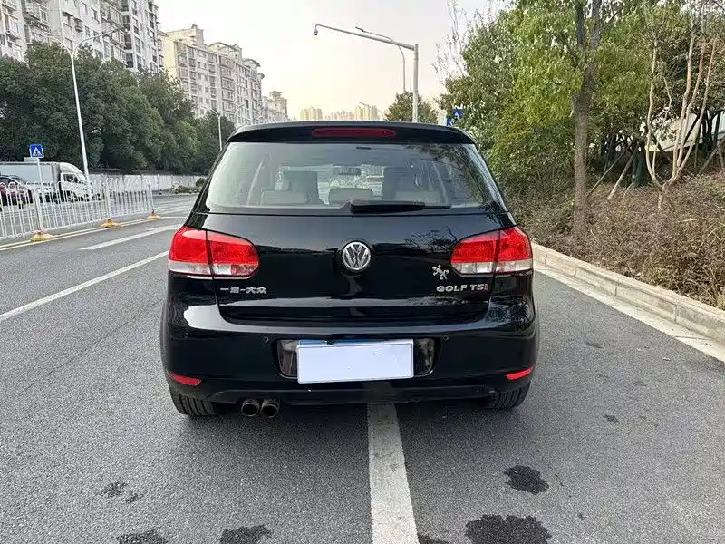 VOLKSWAGEN GOLF 2011