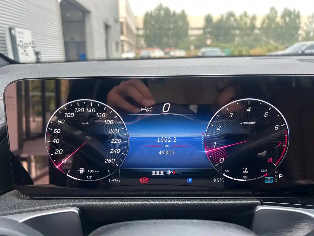 MERCEDES BENZ GLB 2023