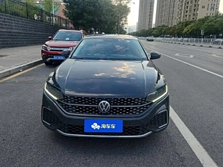 VOLKSWAGEN PASSAT 2023