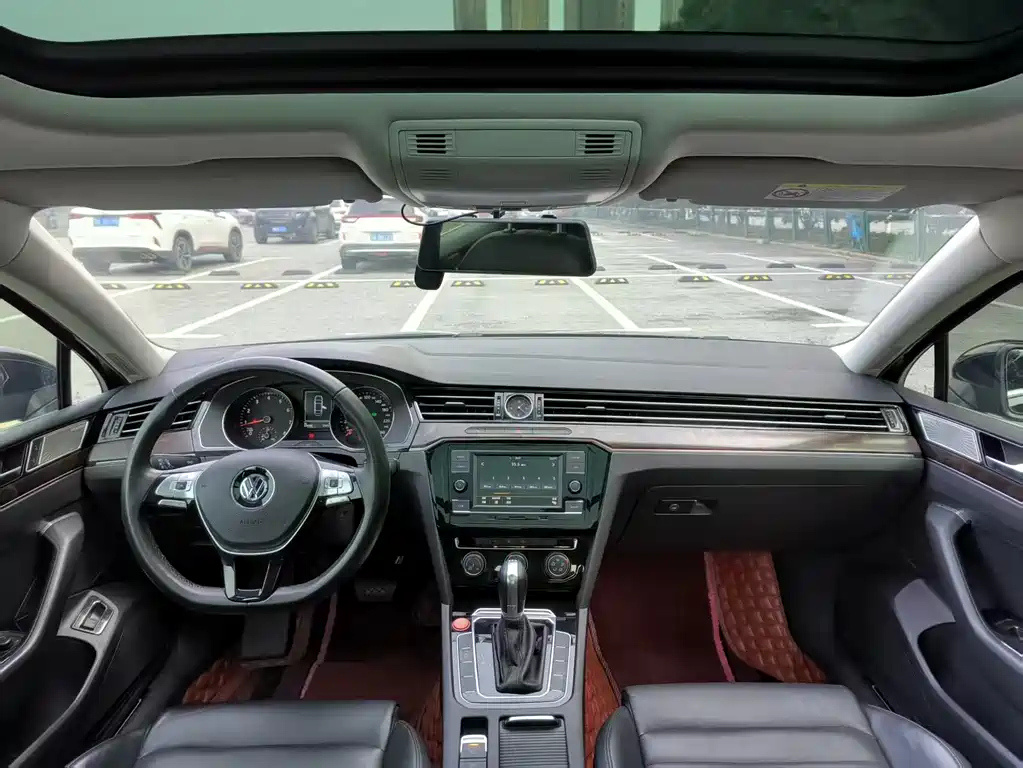 VOLKSWAGEN MAGOTAN 2019