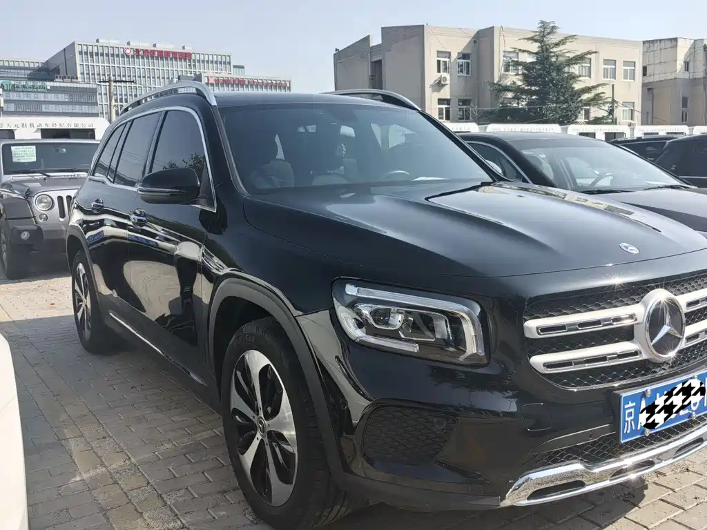 MERCEDES BENZ GLB 2023