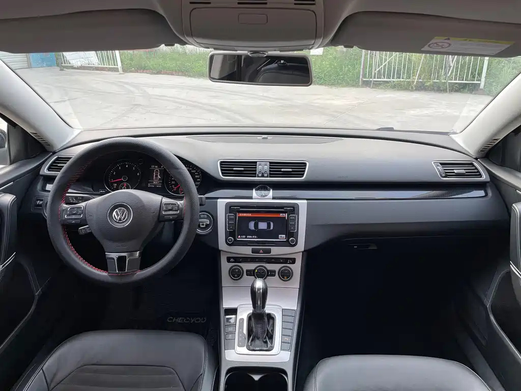 VOLKSWAGEN MAGOTAN 2015