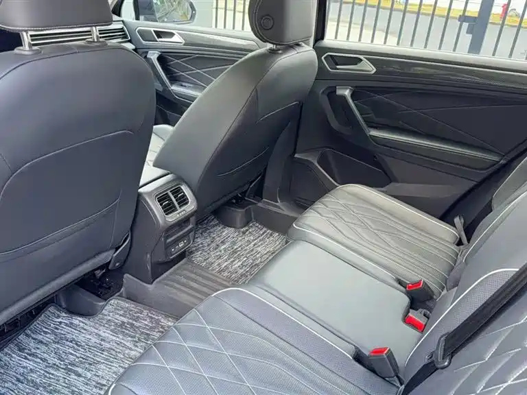 VOLKSWAGEN TIGUAN L 2022