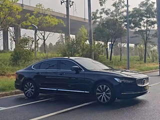 VOLVO S90 2022