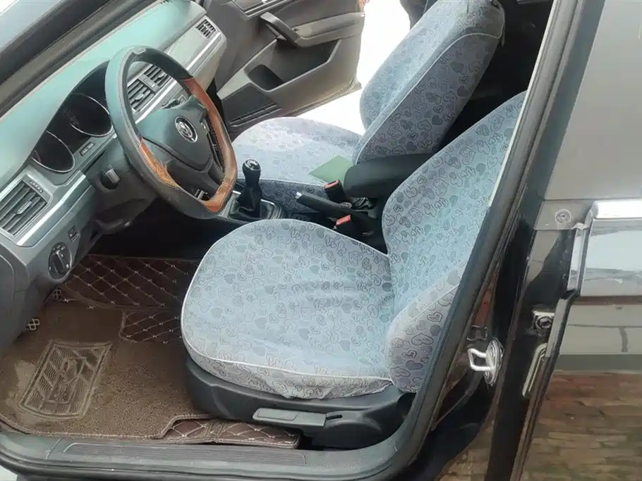 VOLKSWAGEN BORA 2018