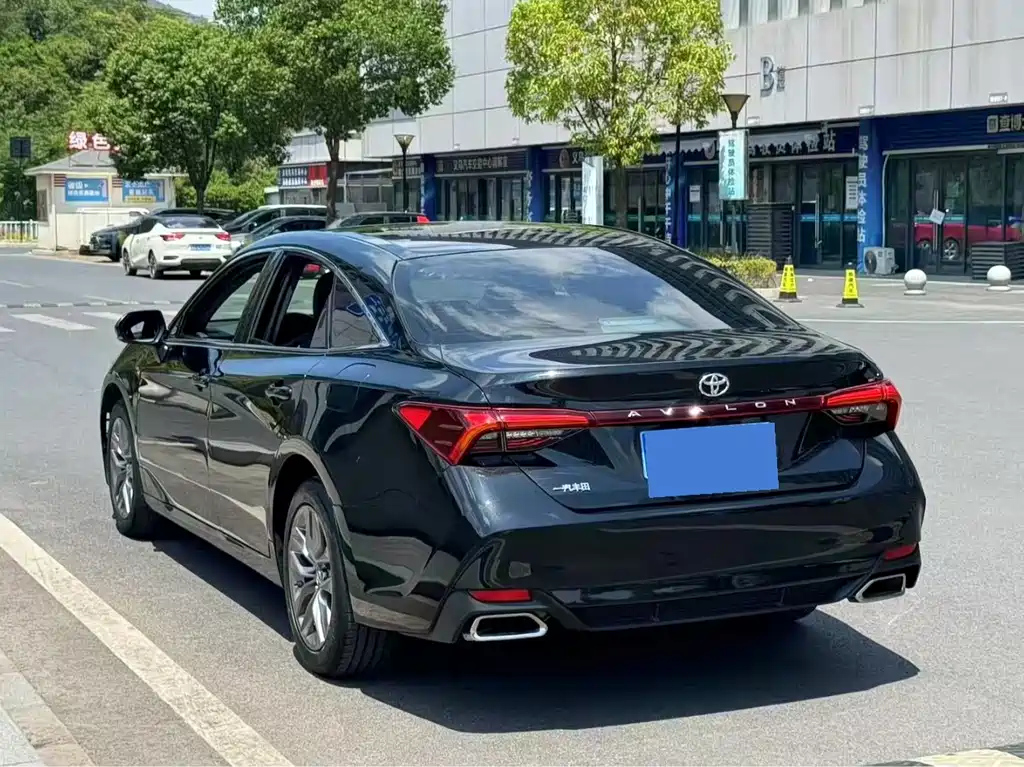 TOYOTA AVALON 2019