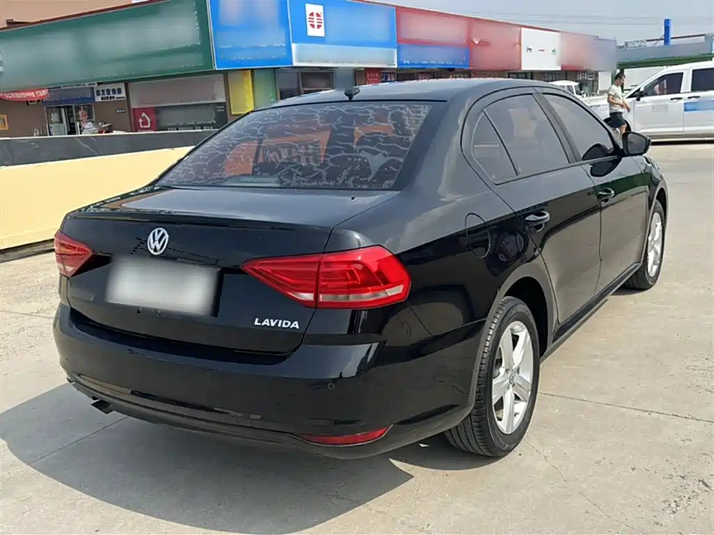 VOLKSWAGEN LAVIDA 2017