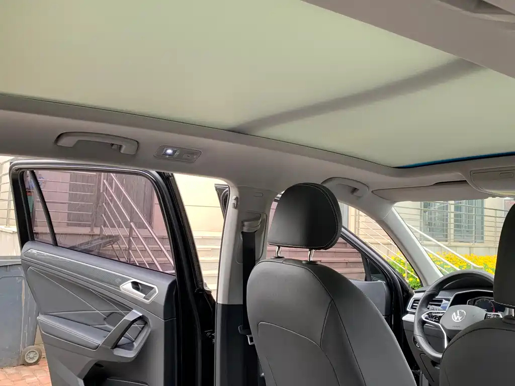 VOLKSWAGEN TIGUAN L 2023
