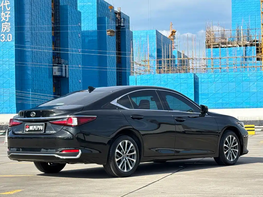 LEXUS ES 2023