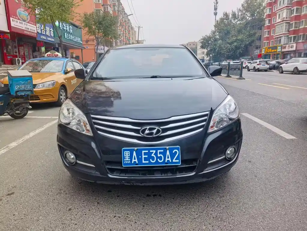 HYUNDAI CELESTA 2012