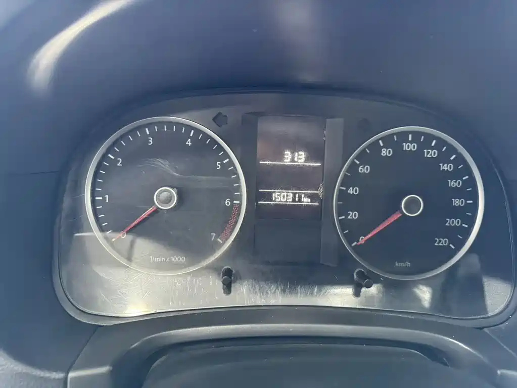 VOLKSWAGEN LAVIDA 2013