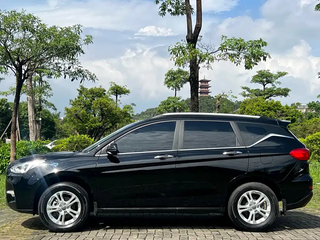 HAVAL M6 2017