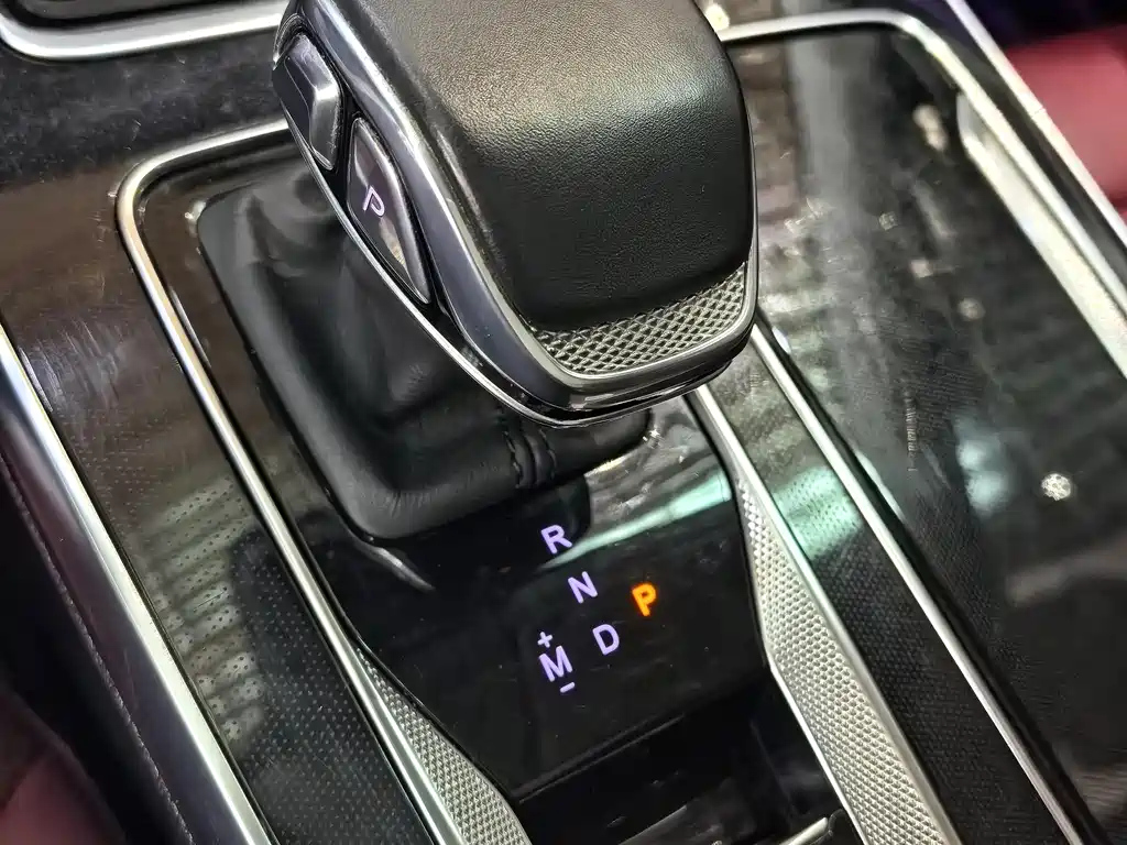 HONGQI HS5 2023