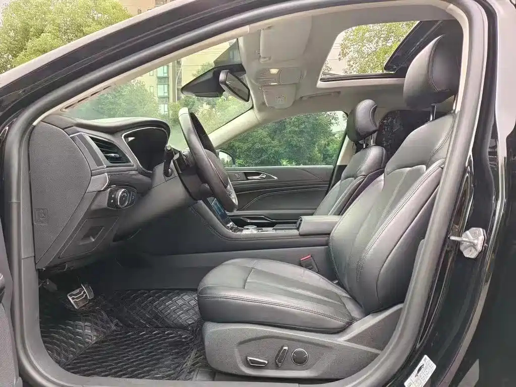 FORD TAURUS 2021
