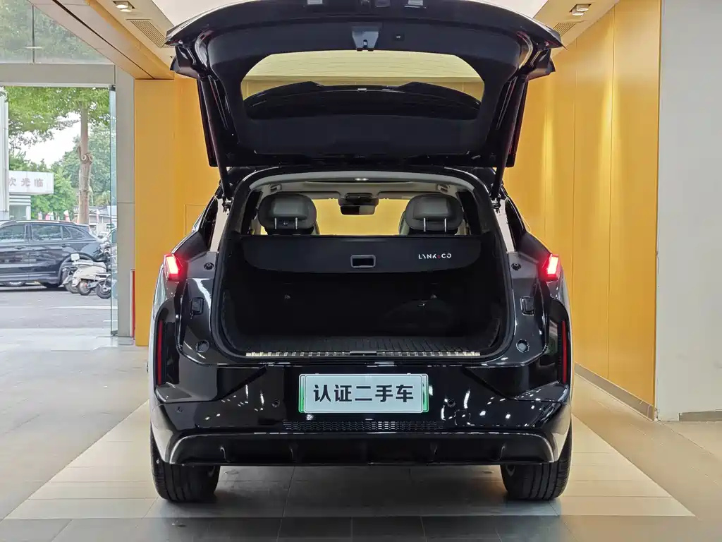 LYNK&CO 08 NEW ENERGY 2025